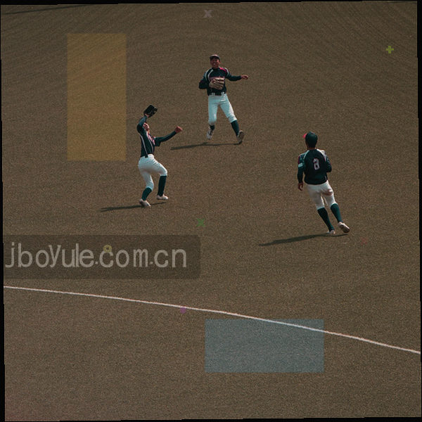 青玉与鎏金叠加的抽象几何徽标，标识工具中心的测试版通道